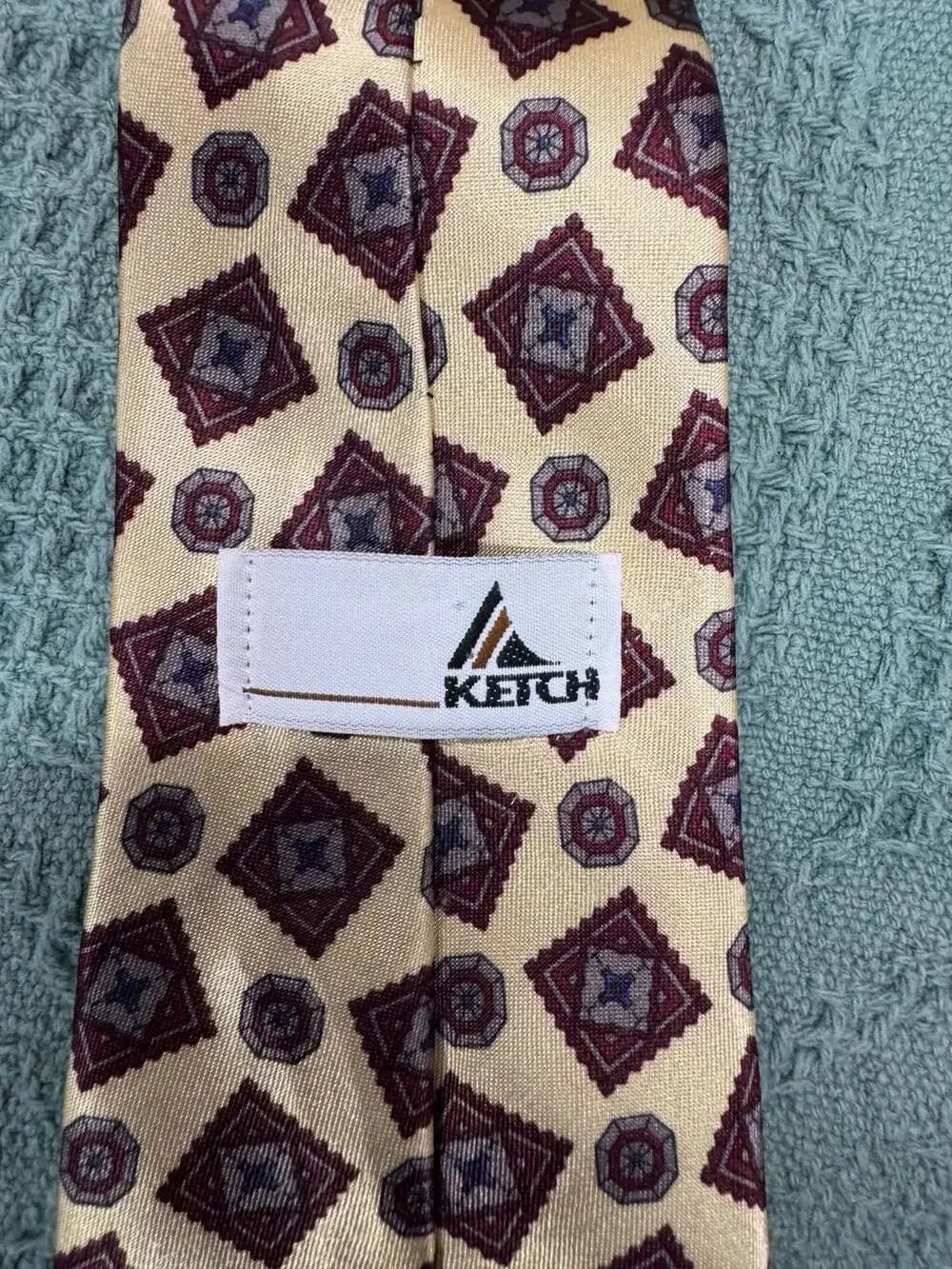Ketch Vintage Mens Neck Tie Geometric Pattern Yellow Burgundy Polyester USA Made